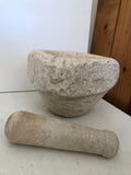 ANTICO MORTAIO IN PIETRA H19XL26 CM C/PESTELLO