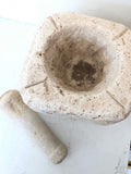 ANTICO MORTAIO IN PIETRA H19XL26 CM C/PESTELLO