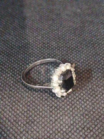 ANELLO C/PIETRA NERA E STRASS