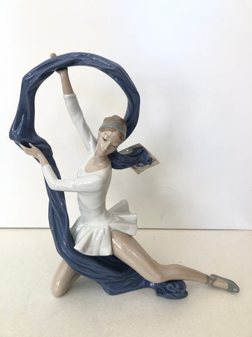 BALLERINA PORCELLANA NAO VALENCIA DAISA H35XL27XP8 CM