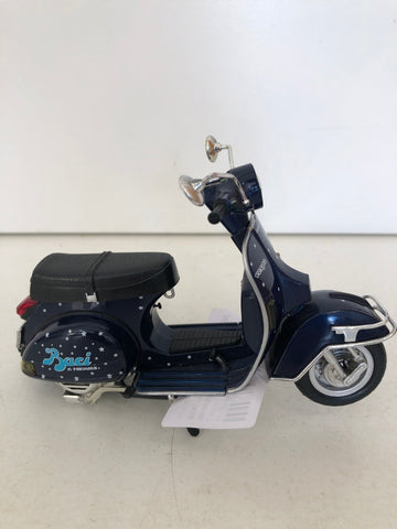 MODELLINO VESPA BACI PERUGINA H10XL10XP4 CM