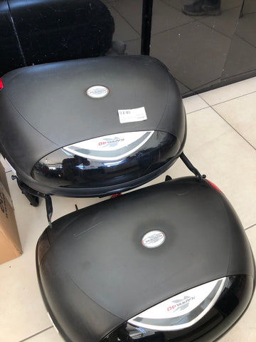 COPPIA BAULETTO MOTO KAPPA 40 + STAFFA ( CHIAVI ALLA CASSA )