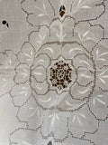 COPRILETTO MATR.IN COTONE BIANCO C/RICAMO SFILATO SICILIANO
