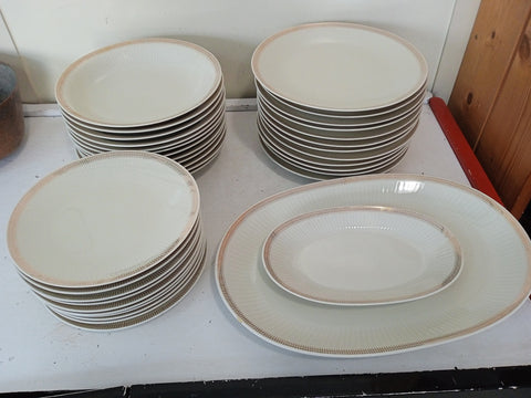 SERVIZIO PIATTI 36 PZ PORCELLANA BAVARIA ( MANCANO 2 PICCOLI )