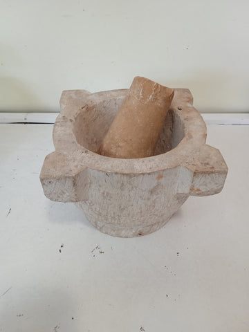 MORTAIO IN PIETRA CON PESTONE H10XDIAMETRO10 CM