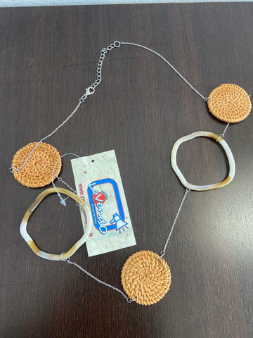 COLLANA CERCHI IN PAGLIA E BEIGE SFUMATO