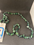 COLLANA LUNGA FRAMMENTI DI MALACHITE NATURALE