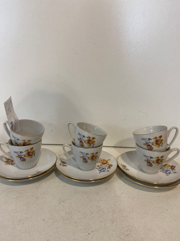 6 TAZZINE CAFFE' IN PORCELLANA + PIATTI