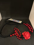 COLLANA LUNGA PERLINE NERE/ROSSE C/CIONDOLO ROSA ROSSA