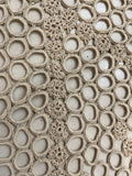CENTRINO L30X74CM OVALE INTAGLIO BIANCO C/NODINI