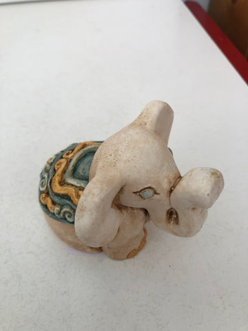 ELEFANTE TIPO IN RESINA H5XL8XP4 CM