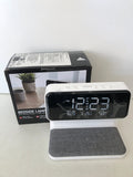 RADIO SVEGLIA CON CARICATORE WIRELESS H15XL15XP8 CM PARI AL NUOVO