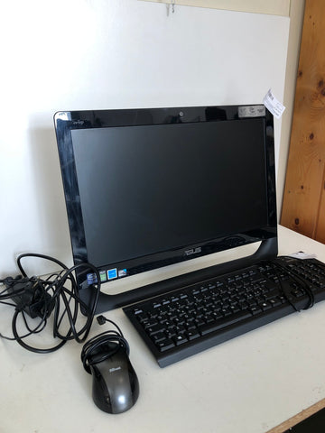 COMPUTER ASUS ALL IN ONE ( ALIMENTAZIONE MOUSE E TASTIERA ALLA CASSA )