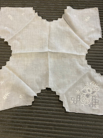 CENTRINO P/PANE IN COTONE BIANCO C/RICAMO