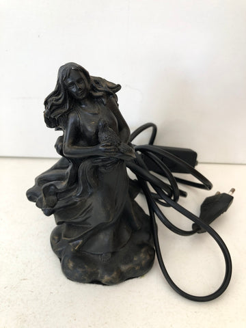 LAMPADA CON DAMA H15XL7XP7 CM