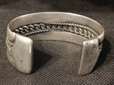 BRACCIALE SEMIAPERTO RIGIDO IN ARGENTO ETNICO