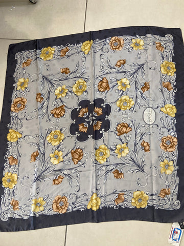 FOULARD GRANDE BASILE IN SETA FANTSIA FIORI GRIGIO