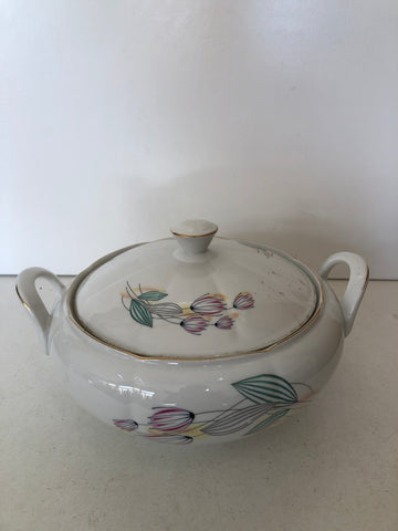 ZUPPIERA IN PORCELLANA H10XDIAMETRO18 CM