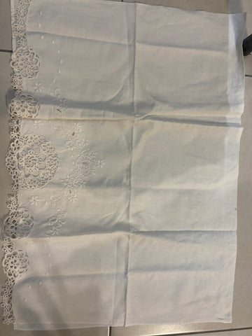 ASCIUGAMANO GRANDE IN LINO BIANCO C/RICAMO INTAGLIATO