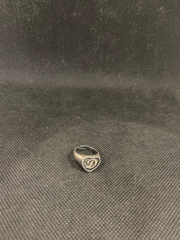 ANELLO IN ARG925 ANTICHIZZATO CUORE INIZIALE "D"
