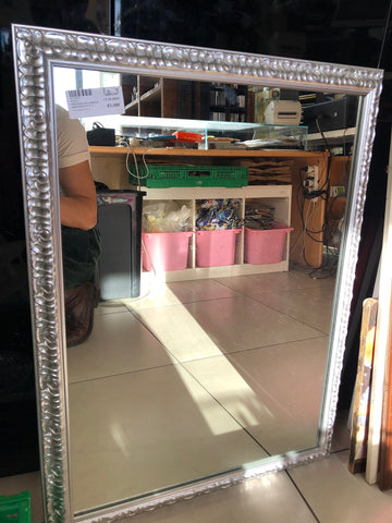 SPECCHIO CON CORNICE ARGENTATA 57 X 77