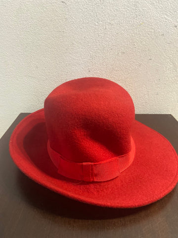 CAPPELLO IN PURA LANA ROSSO