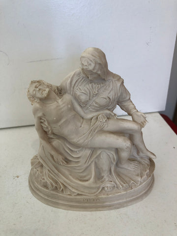 STATUA PIETA' IN RESINA H10XL8XP5 CM