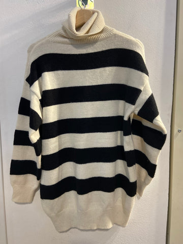 MAGLIONE CHIKA TGL BIANCO/NERO(PARI AL NUOVO)