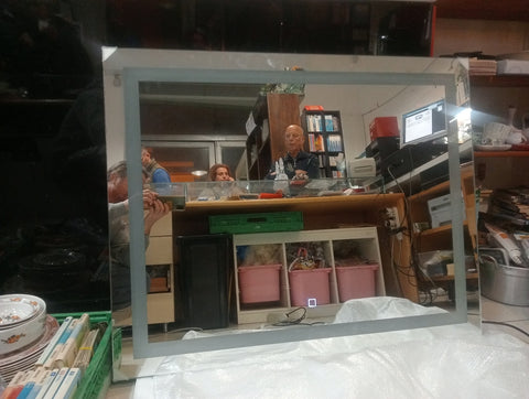 SPECCHIO LED DA BAGNO 100X80 I NECESSORI PARI AL NUOVO