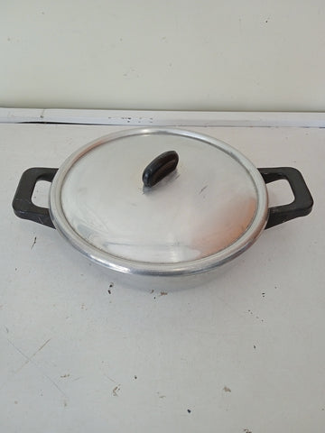 PENTOLA DUE MANICI CON COPERCHIO IN ALLUMINIO H4XDIAMETRO20 CM