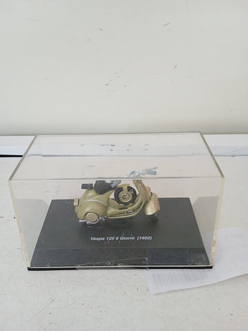 MODELLINO VESPA 125 GIORNI 1952 H4XL4XP2 CM