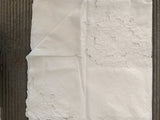 CENTROTAVOLA IN COTONE BIANCO C/RICAMO