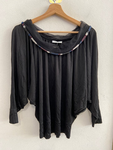 MAGLIA POLLINI TGM NERO C/COLLO TRAFORATO E PAILETTES