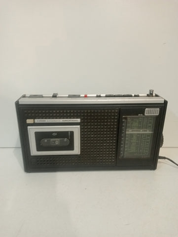 RADIO GRUNDING C2500 H15XL30XP5 CM ( NON FUNZIONA PLAY DELLE CASETTE )