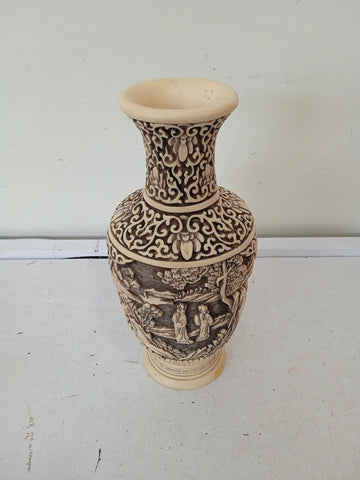 VASO IN RESINA H20XDIAMETRO2 CM