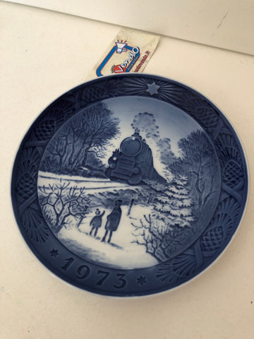 PIATTO IN PORCELLANA ROYAL COPENHAGEN 1973 H2XDIAMETRO16 CM