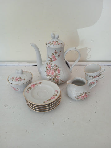 SERVIZIO CAFFE' IN PORCELLANA ROYAL 15 PZ + PIATTI