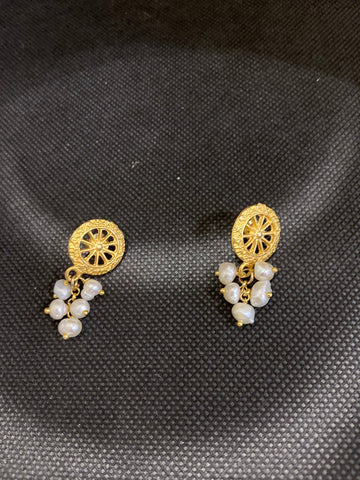ORECCHINI RUOTA DORATA C/PERLINE PENDENTI