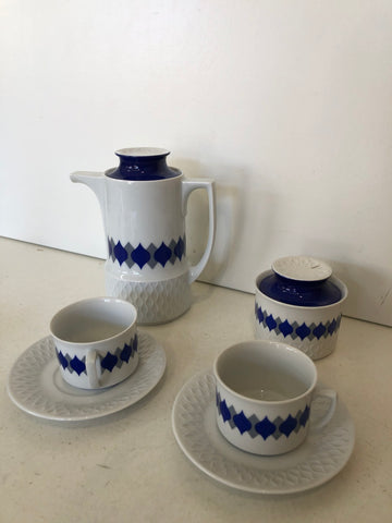 4 TAZZINE CAFFE' + CAFFETTIERA + ZUCCHERIERA + 4 PIATTI