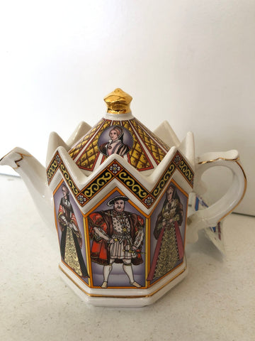 TEIERA IN PORCELLANA SADLER KING HENRY VIII AND HIS SIX WIVES H10XDIAMETRO5 CM