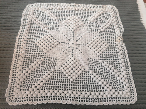 CENTRINO L35X35CM UNCINETTO BIANCO C/NODINI