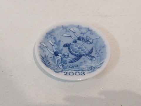 PIATTO IN PORCELLANA THE MILLENNIUM COLLECTION 2003  H2XDIAMETRO8 CM