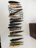 CASSETTINA IN LEGNO CON 10 RASOI E PINZA TIRA DENTI E 2 COPPIE DI FORBICI