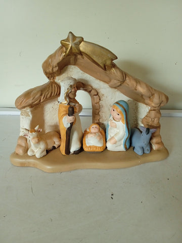 PRESEPE IN PORCELLANA H20XL25XP8 CM