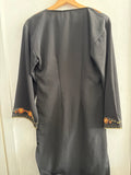 ABITO LUNGO STILE ORIENTALE TGS  NERO C/RICAMO FIORI