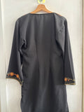 ABITO LUNGO STILE ORIENTALE TGS  NERO C/RICAMO FIORI
