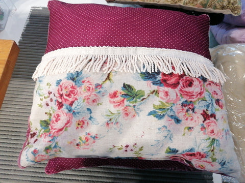 COPPIA CUSCINI BORDEAUX A POIS/FIORI