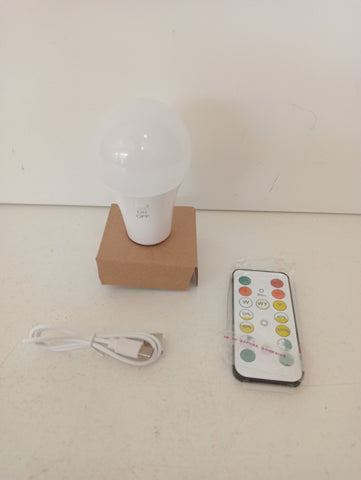 LAMPADINA USB MULTICOLORE PARI AL NUOVO