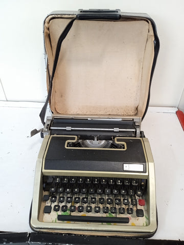 MACCHINA DA SCRIVERE OLIVETTI LETTERA DL