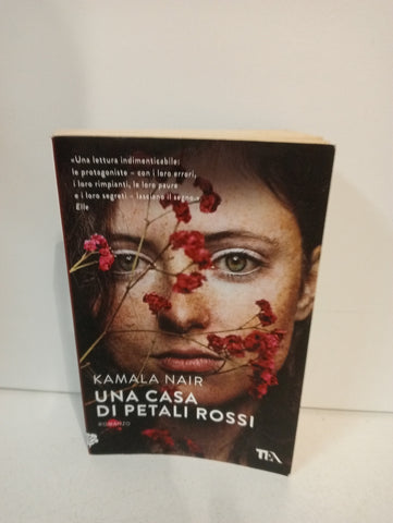 UNA CASA DI PETALI ROSSI - KAMALA NAIR